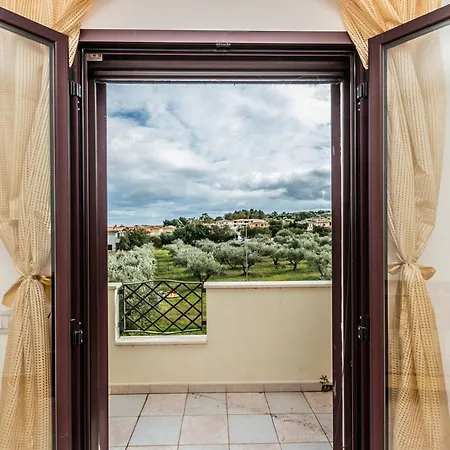 Casa Marta * אורוסיי